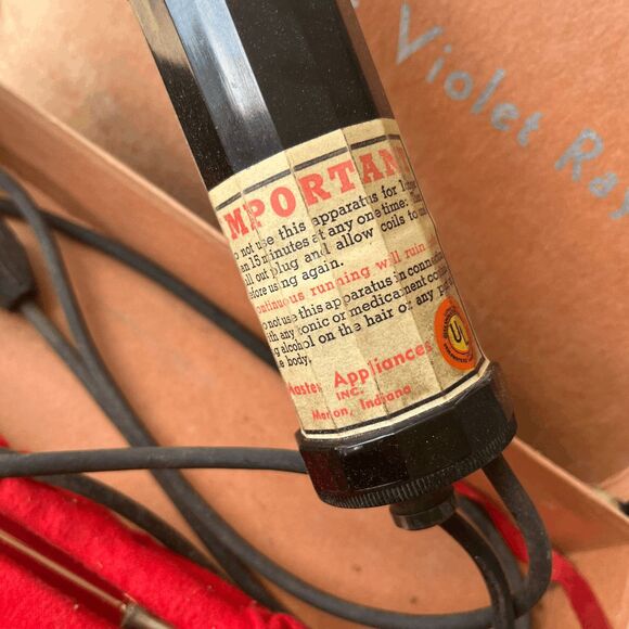 Antique Master Violet Ray Machine With 3 Glass Attachments Works Circa 1920’s - Picture 11 of 12